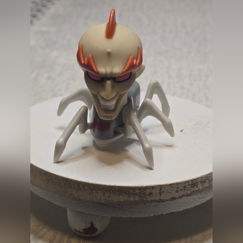 Vintage 1997 Kids Meal Toy ~ Mask "Pretorius" Wind Up Spider  *Non Working
